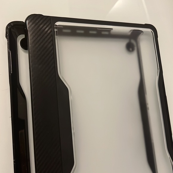 Clear and Black Hardshell Case MacBook Pro M1 (2020) - Picture 3 of 3